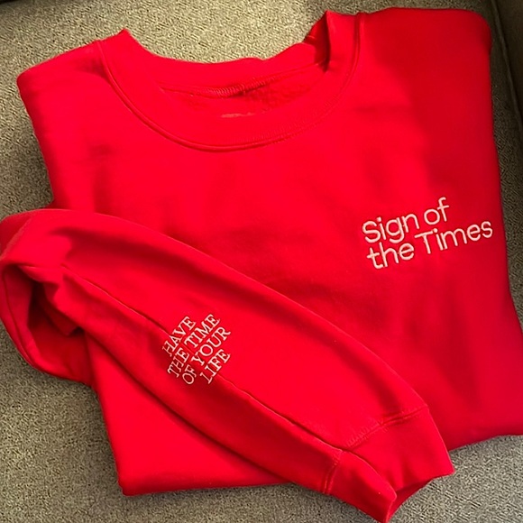 Tops - OFFICIAL Harry Styles Sign of the Times Red Concert Crewneck